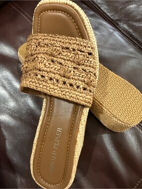 Donald Pliner Wedge sandals Platform Raffia sz9/10 2.5 heel